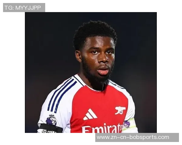 曼联新星曼的家庭背景揭秘：阿森纳球迷父母教他谦逊之道