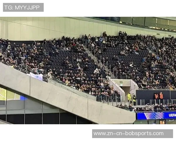 罗马冬季租借前锋卡利穆恩多引关注CEO马萨拉对其充满信心 罗马冬季租借前锋卡利穆恩多引关注CEO马萨拉对其充满信心